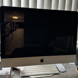 2008 Apple TV Monitor With Keyboard & mouse 