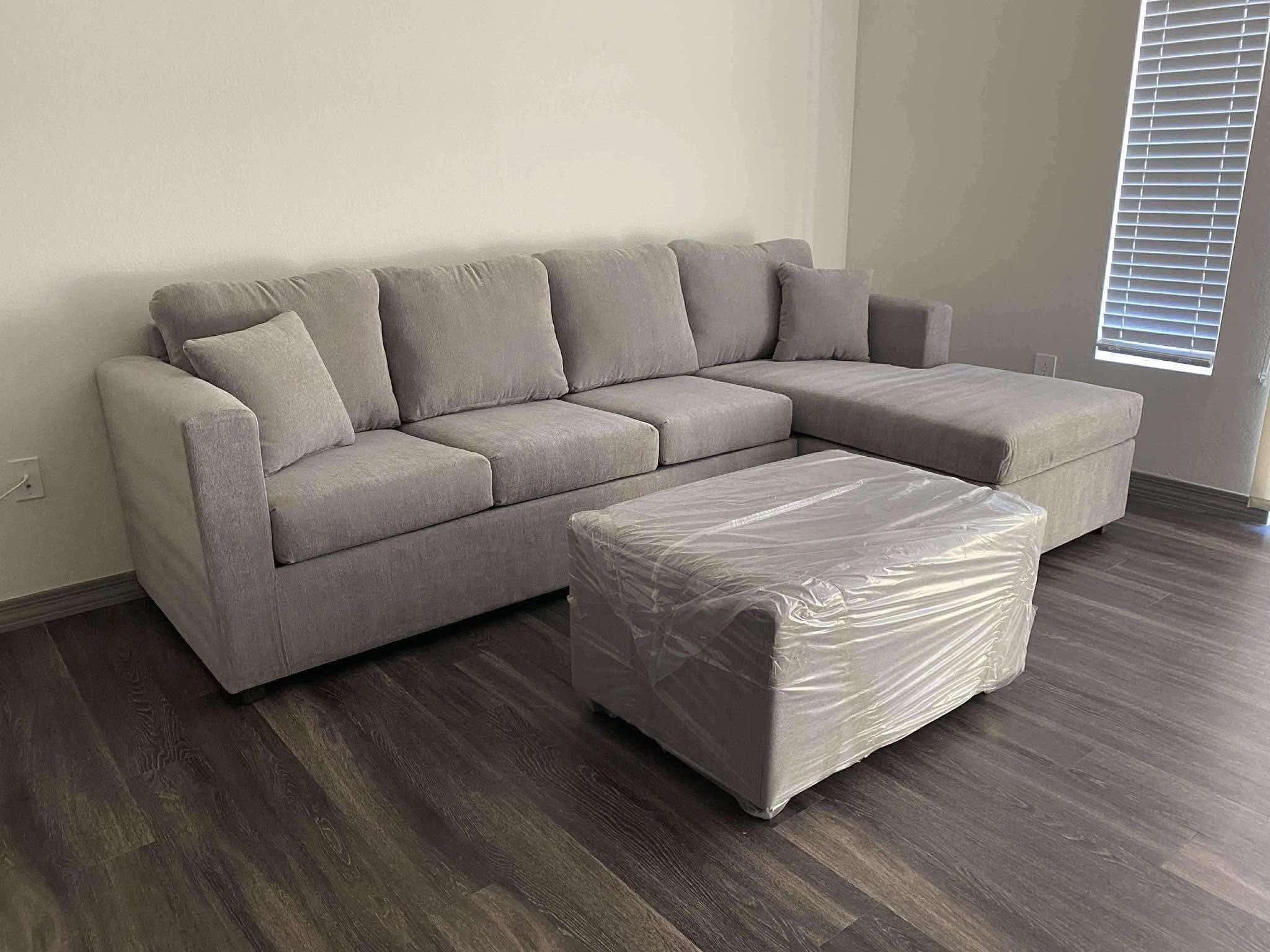 🔥 Brand New Grey Sectionals With Free Ottoman