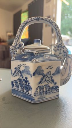 Tea pot