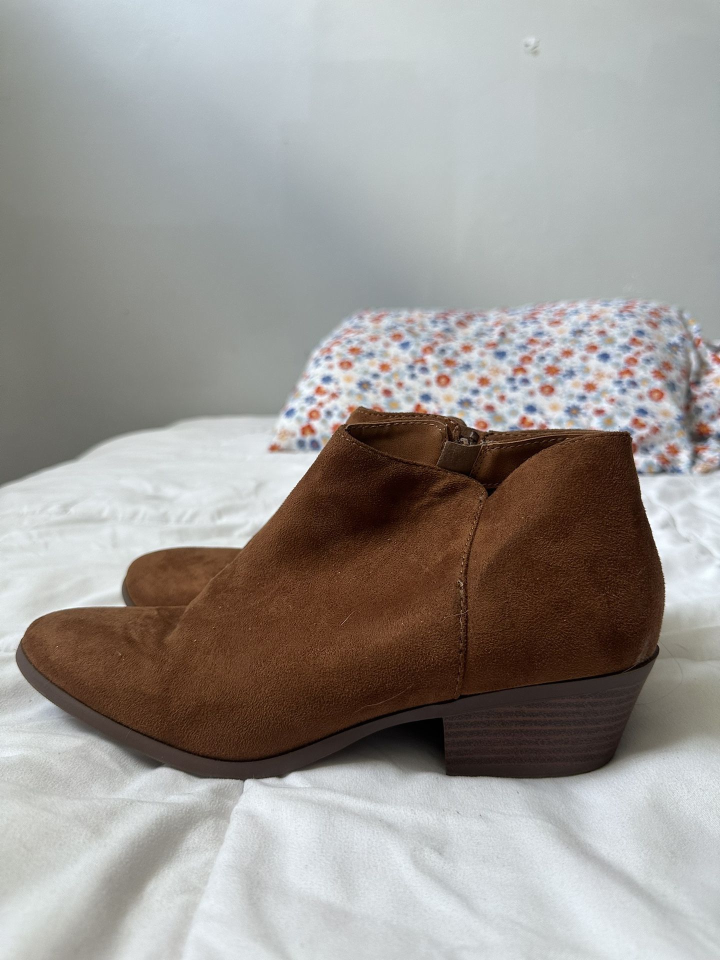 Women’s Chelsea Boots Brown Size 11 