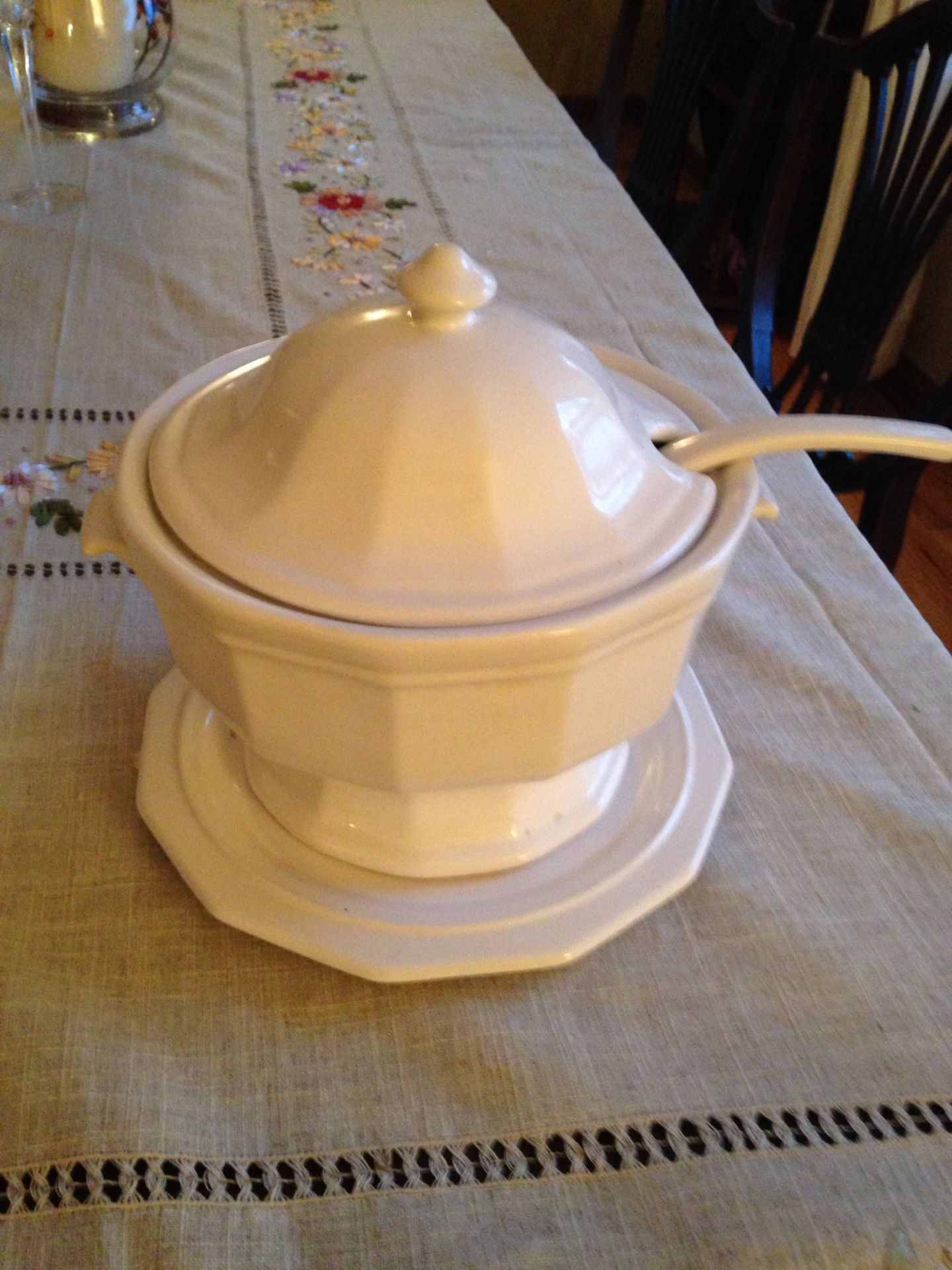 Soup Tureen. Large