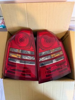 07 300 srt8 taillights