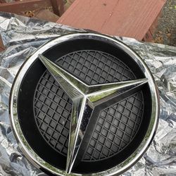 Mercedes-Benz  2015-2019  Front Grill Silver Emblem Chrome Star Badge OEM