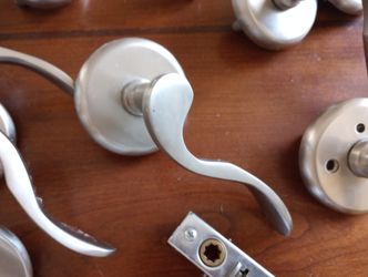Interior Door Handles & Hinges Satin Nickel