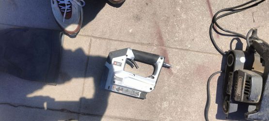 Staple gun