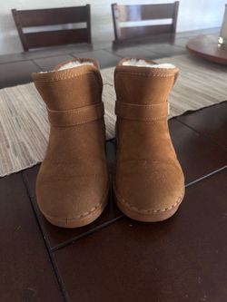 Girls brown boots