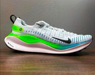 NIKE  SZ.  11, 12