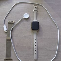 Apple Watch Series 8 GPS+LTE 45mm Gold Stainless Steel Case & Milanese Loop