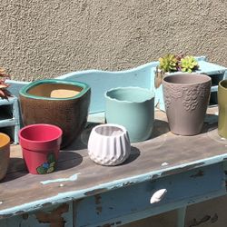 7 Lot Pots For Plants