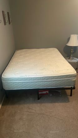 Double mattress with metal frame