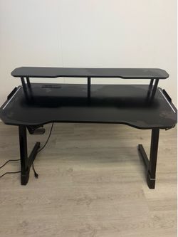Computer/Gaming Desk