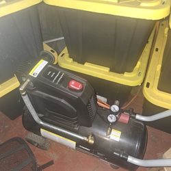 8 Gallon Husky Compressor Used Twice