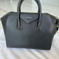 Authentic Givenchy Antigona Medium Black Sugar Satchel Handbag (100% AUTHENTIC W/ CERTIFICATE) Like-New Condition