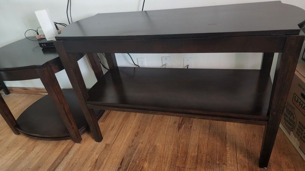 Sofa/entrance Table And End Table