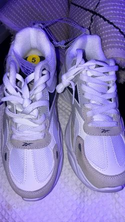 Reebok size 5 youth
