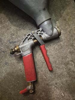 Air sprayer for spraying texture cielings i think