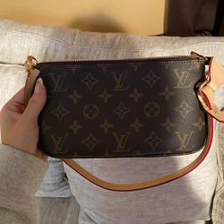 Louis Vuitton Pochette 
