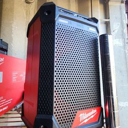 Firm Price 🛑 Milwaukee M12 Bluetooth Speaker New. Tool-Only. Precio Firme 🛑