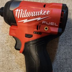 Milwaukee Fuel M12 Compact Impact Driver 