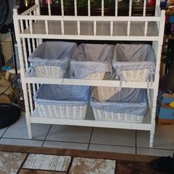 BABY CHANGING TABLE