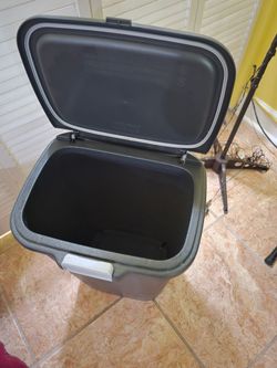 Trash can 13 3 gal