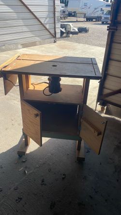 Router table with one and a half hp craftsman router Router table with one and a half hp craftsman router