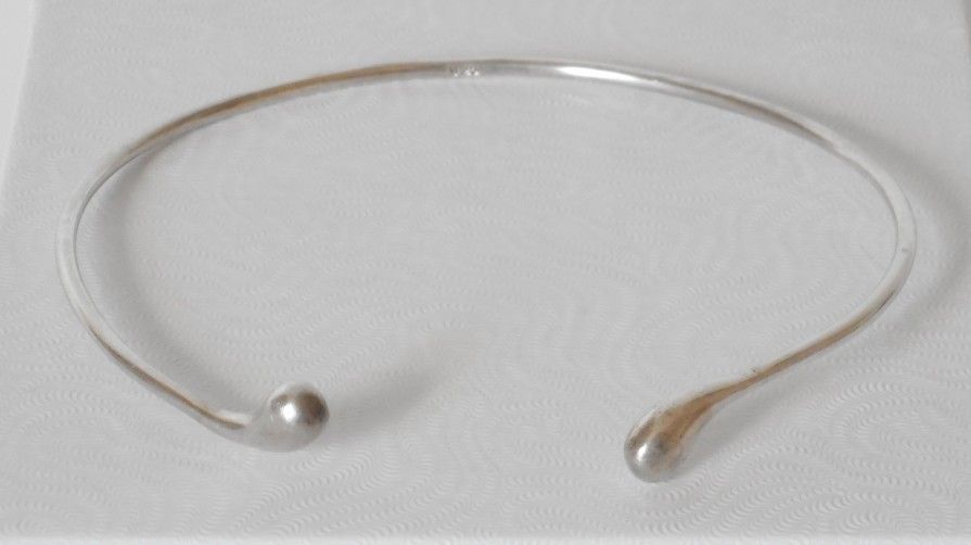 Sleek Sterling Silver Size Large Cuff Bracelet with Teardrop Ends