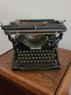 Vintage Underwood Typewriter