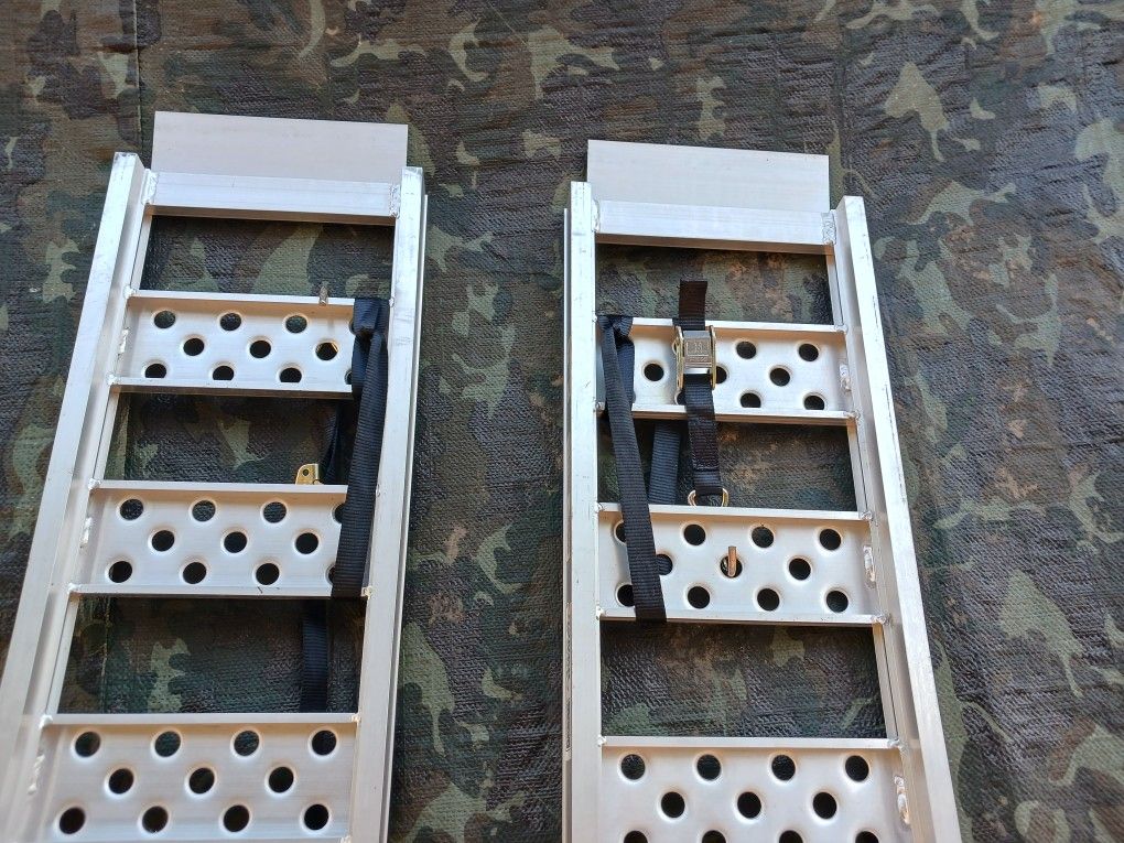 ALUMINUM RAMP  1500  ON LBS CAPACITY  7 FIT  LONG