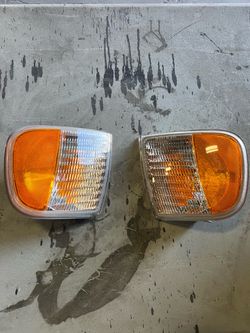 97-2003 Ford Expedition Turn Signal Lights