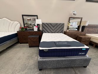 4 PC QUEEN BEDROOM SET