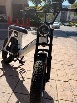 Haro Skwad 1 Electric Fat Bike — Bafang 750W, Class 2, Retro Moto Style — $1,000