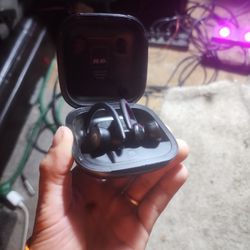 Beats ULTRA  Black Powerbeats 