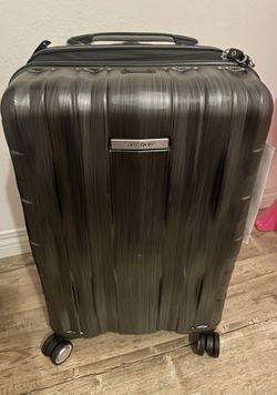 Samsonite 20 In Carry On Ziplite 5.0