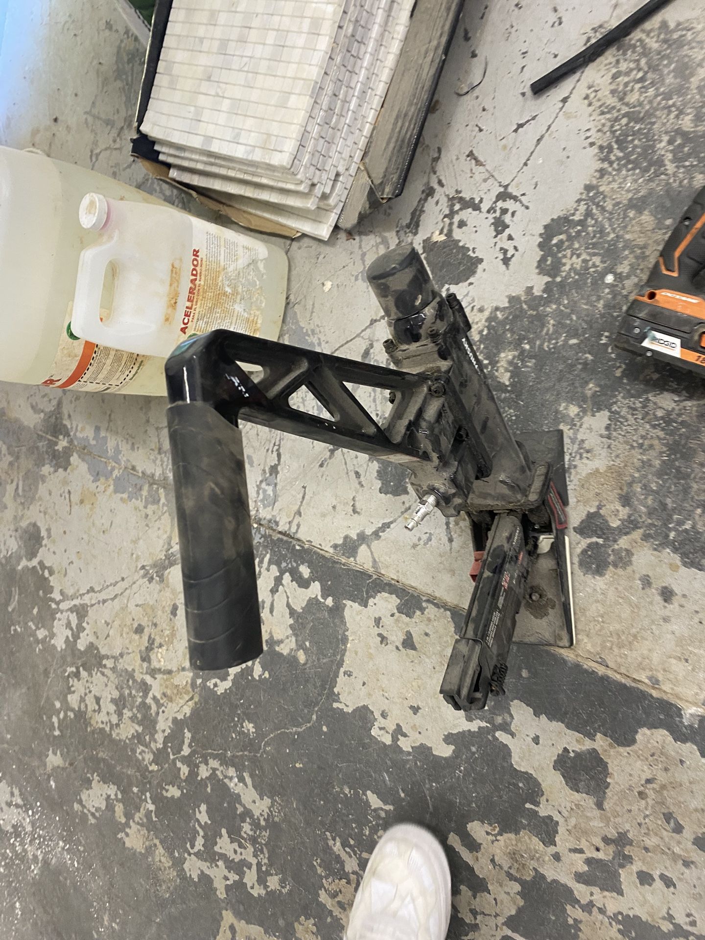 Flooring Nailer
