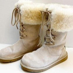 UGG Australia Montclair Beige Sheepskin & Leather Sherling Lace Up Boots