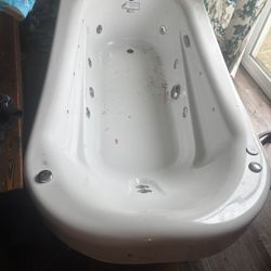 LED & Jet Bathtub 