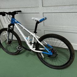 Cannondale Mountain Bike In Like New Condition 
