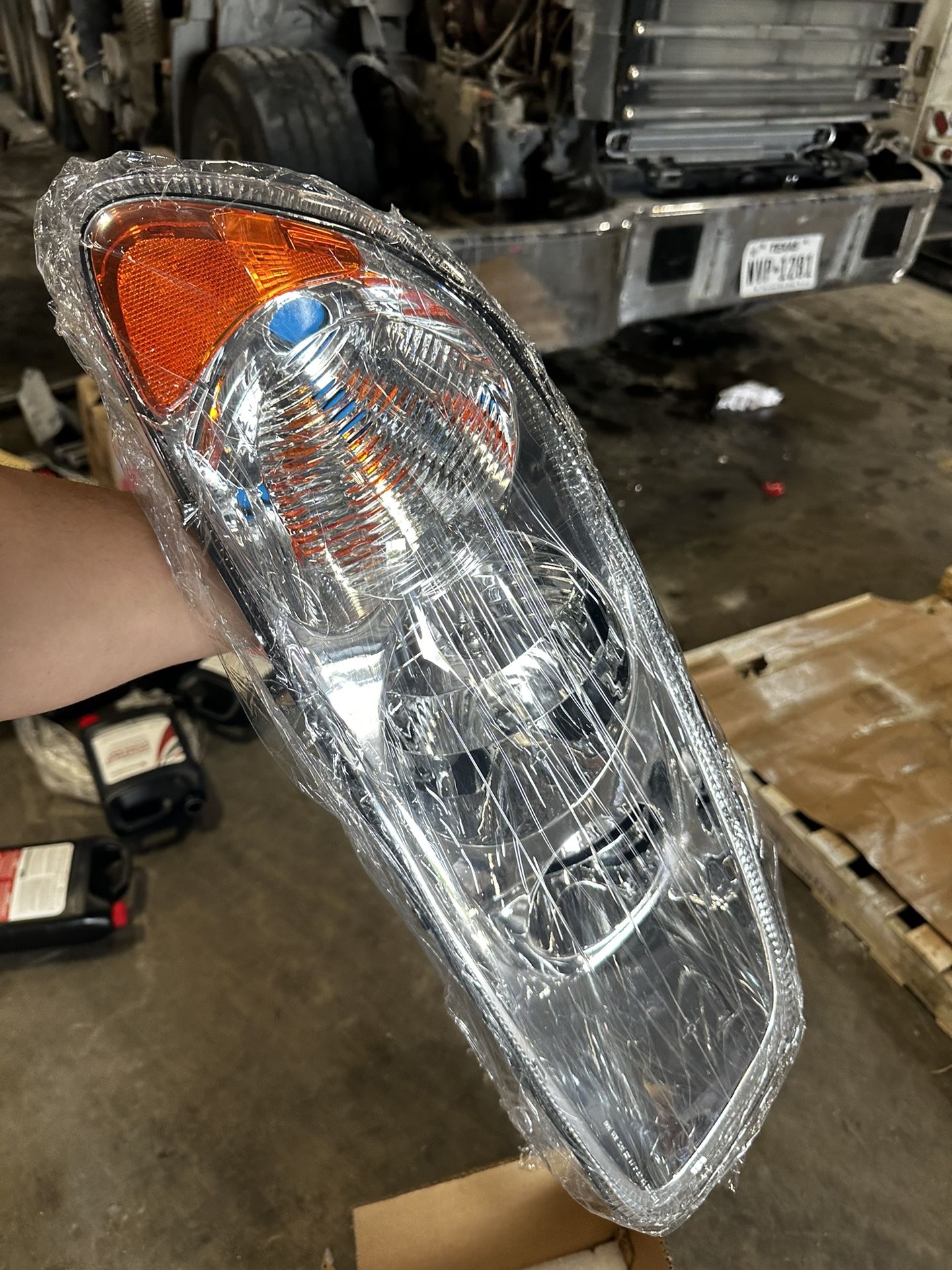 2017 Mack Headlight 