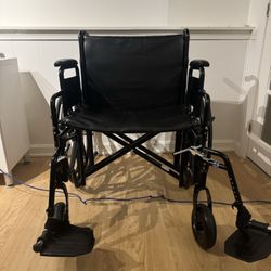 MoniCare Wheelchair Extra Wide. 500lb Limit w Foot Pegs