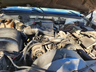 Parting out parts 1996 chevy vortec 5.7 engine 350 v8 tahoe gmc yukon 4x4