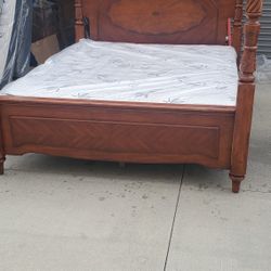 Cal King Bed Open Box As Is With Boxpring And Mattress Bamboo Pillow Top 699