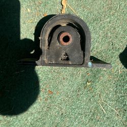 G35 Trans Mount Good Condition 