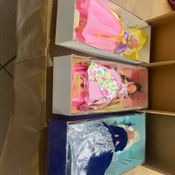 1(contact info removed) New In Box Never Taken Out Avon Exclusive Barbie Trio 