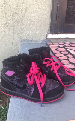Girl Jordan 1 size 9c