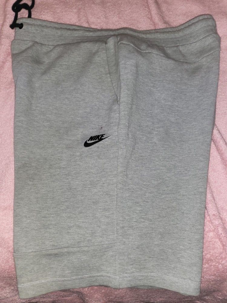 Nike Tech Fleece Shorts Size Xl
