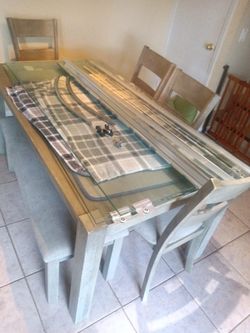 One Pair Of Glass Sliding Bathtub Doors
