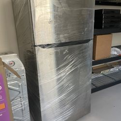 LG refrigerator Great Condition  