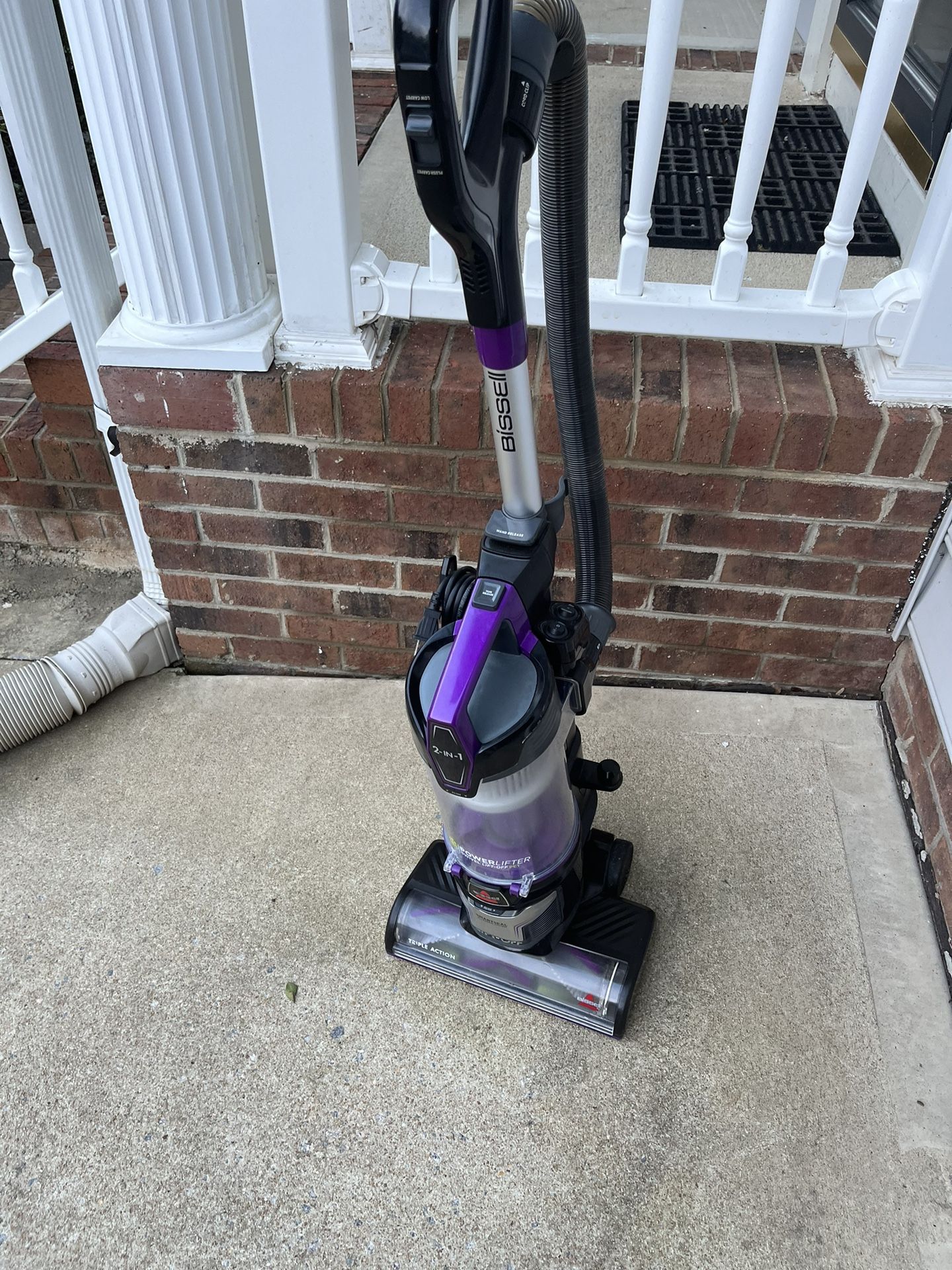 Bissell Power Lifter  Vacuum Cleaner 