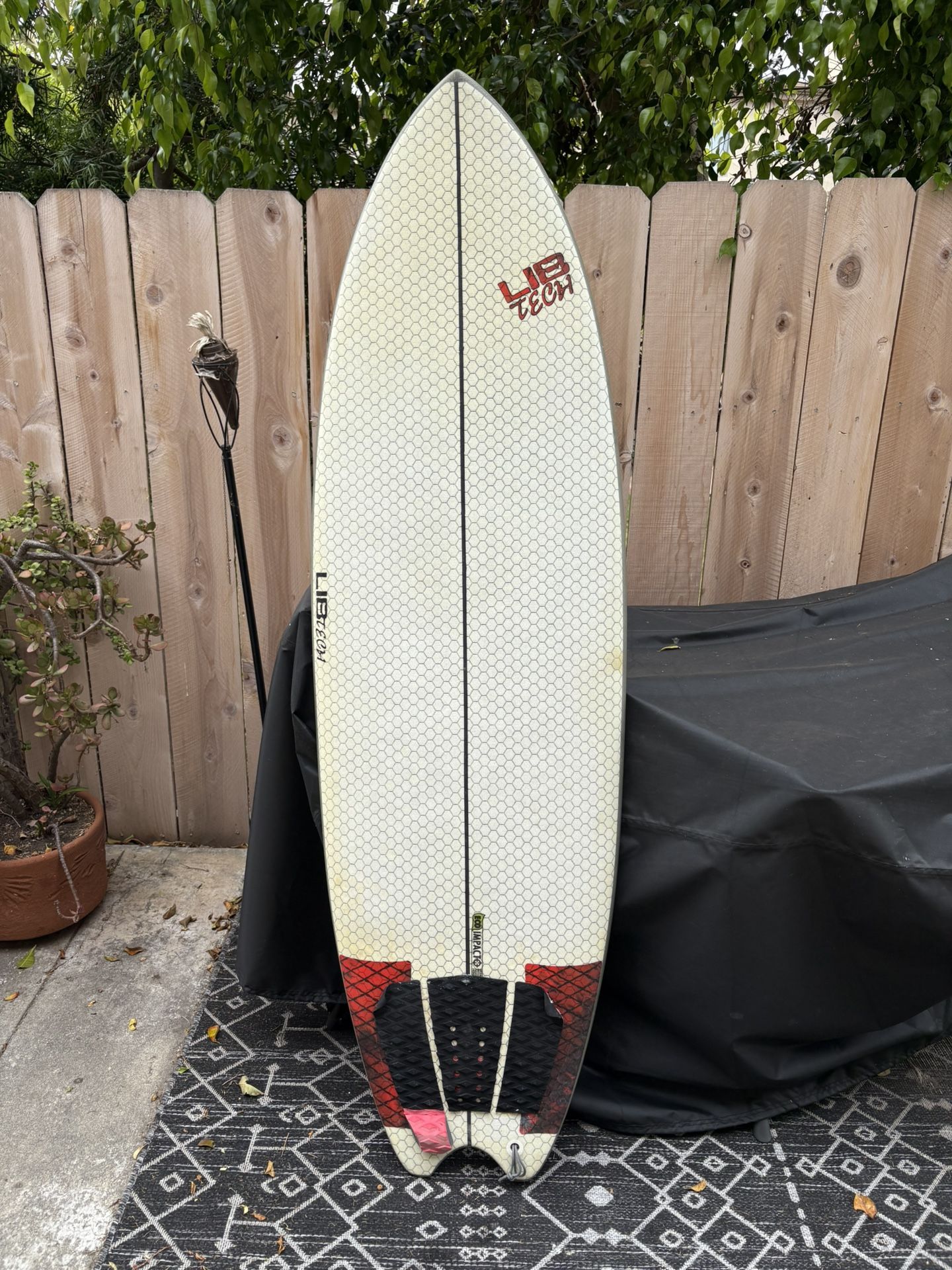 Libtech Funnelator Surfboard - 5’ 10”